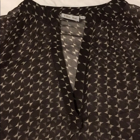 ✅ SOLD Silk Ellie Kai 3/4 Sleeve “V” Blouse Size 6 - Picture 6 of 9